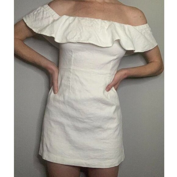 vestique Dresses & Skirts - Vestique White Off the Shoulder Mini Dress Women’s Size Medium